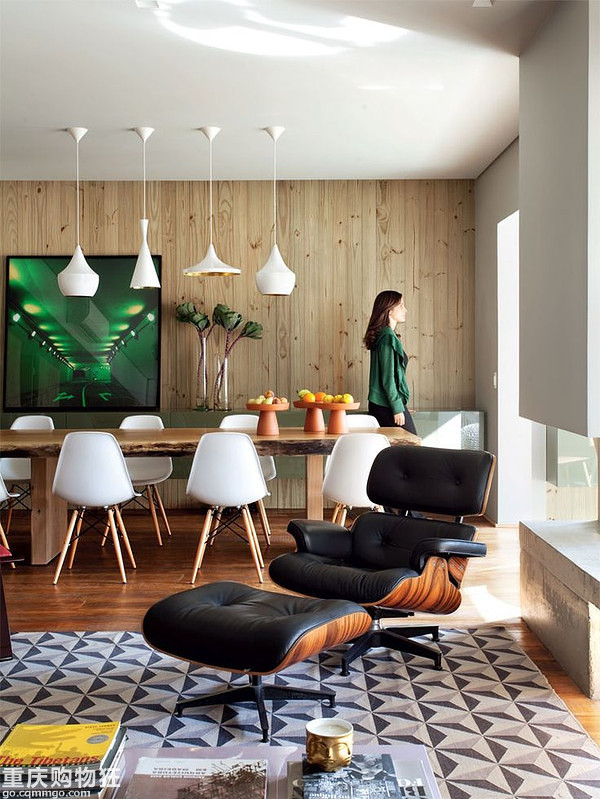 別怕，這類顏色的木板鋪滿墻一點(diǎn)也不壓抑、老土