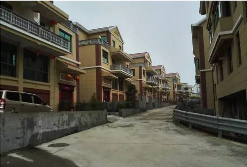 1462506667791956.png blob.png