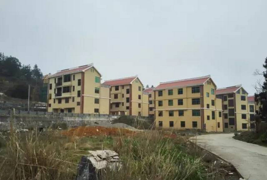 1462506761650038.png blob.png